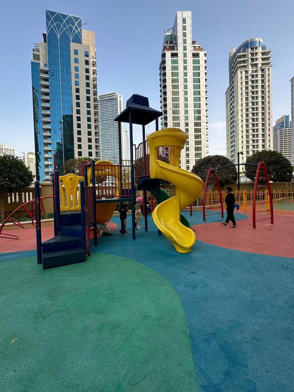 Amwaj 4 -jbr For Rent Homestay *